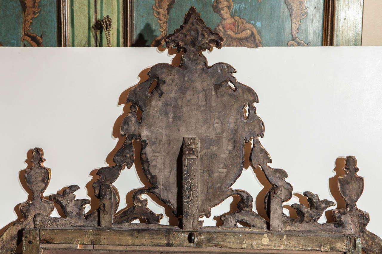 18th c., Italian, Gilt Wood Mirror For Sale 4
