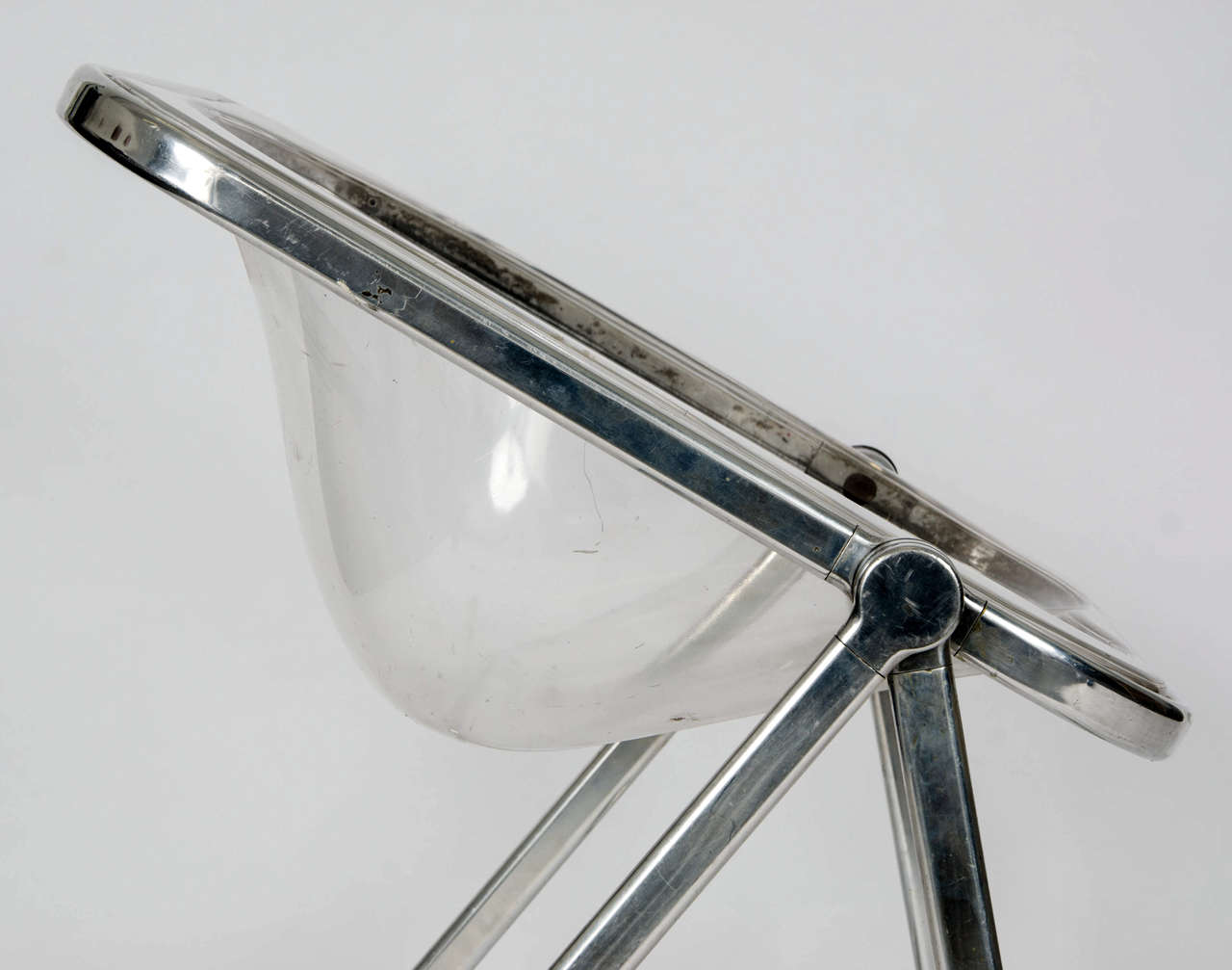 Mid-Century Modern 1960s Giancarlo Piretti 'Plia' Clear Folding Chair For Sale