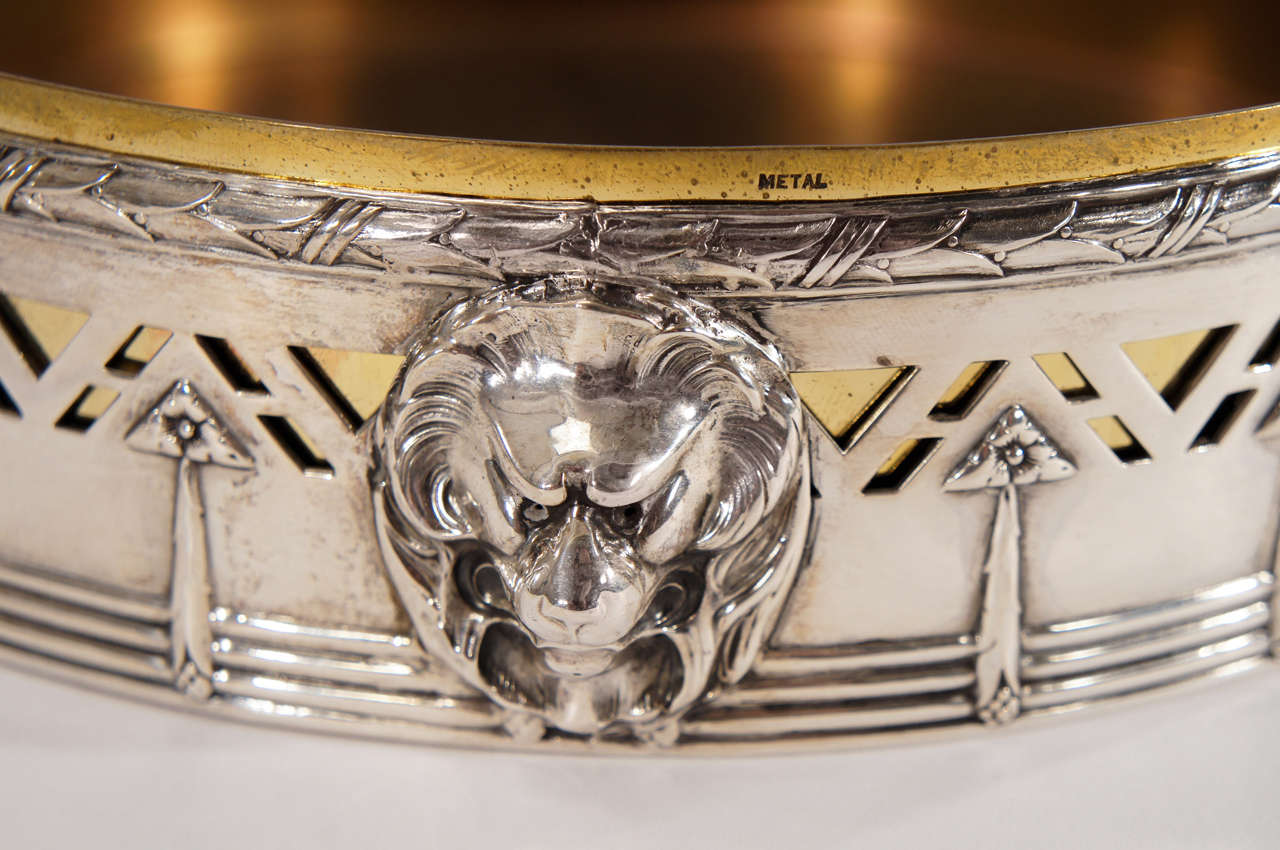 Dreiteiliges kontinentales Silberbesteck mit Löwenkopfdekoration im Zustand „Hervorragend“ im Angebot in Great Barrington, MA