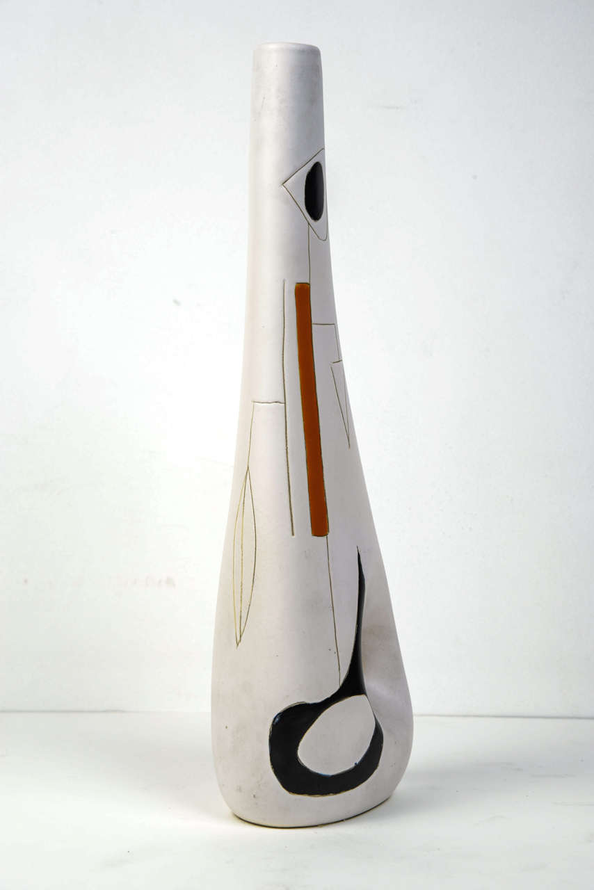Milieu du XXe siècle Vase en céramique:: circa 1950 par Peter Orlando