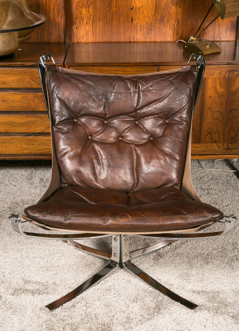 Pair of chrome steel, canvas and tan leather armchairs.

1971s Norwegian design norvégien by Sigurd Ressel.