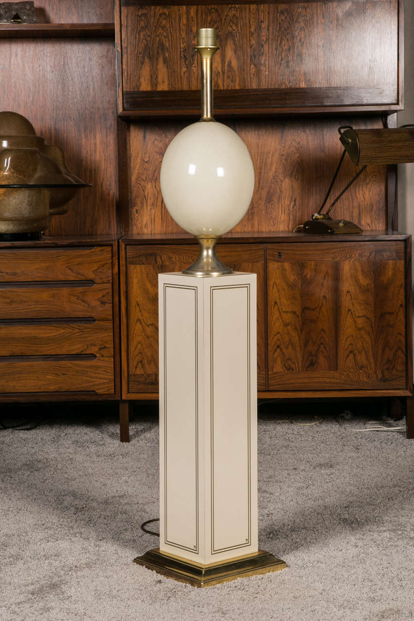 Large Lacquered Wood and Gilded Metal Table Lamp, 1970-1980 In Good Condition For Sale In Paris, FR