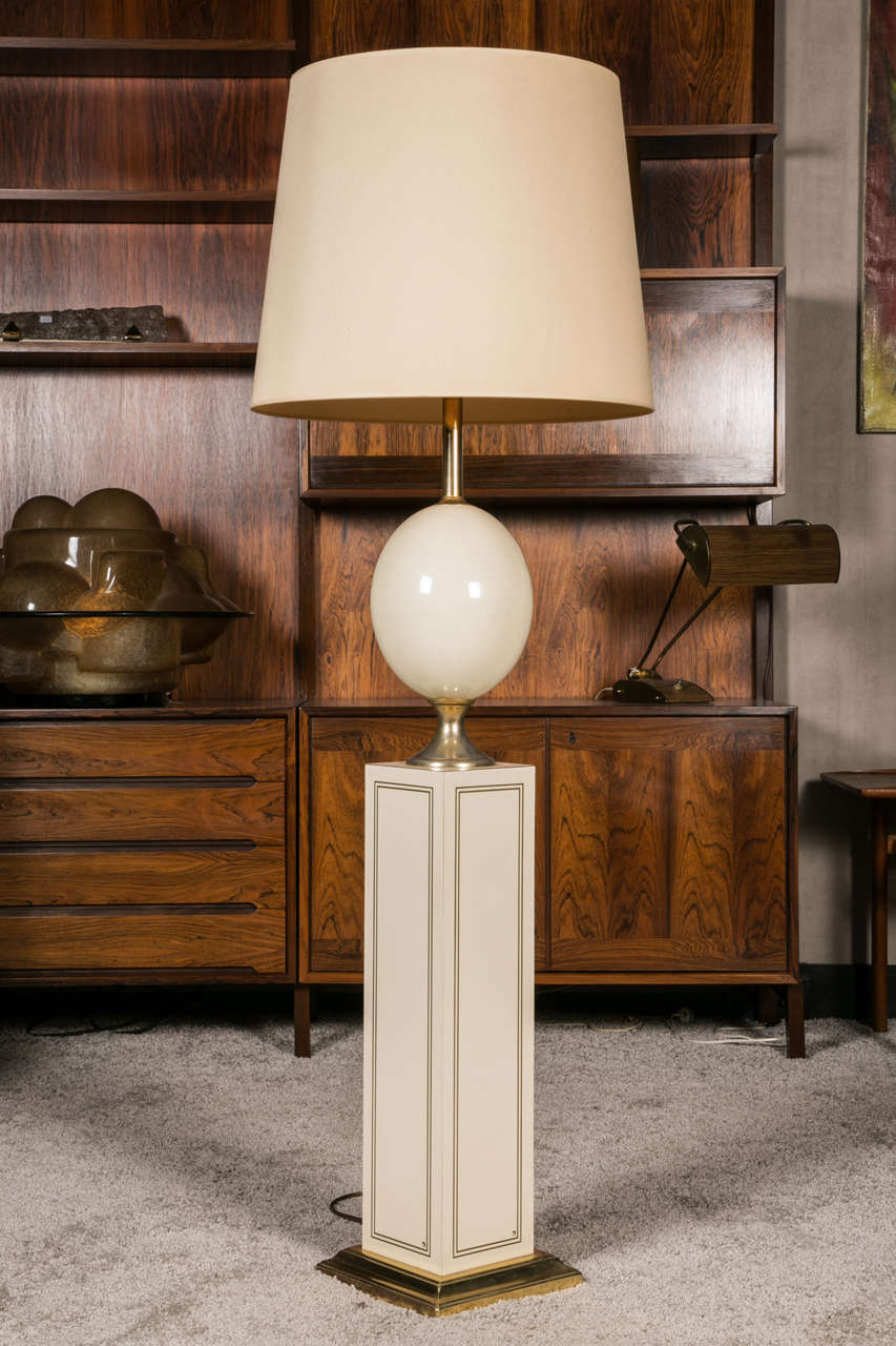 Large Lacquered Wood and Gilded Metal Table Lamp, 1970-1980 For Sale 3