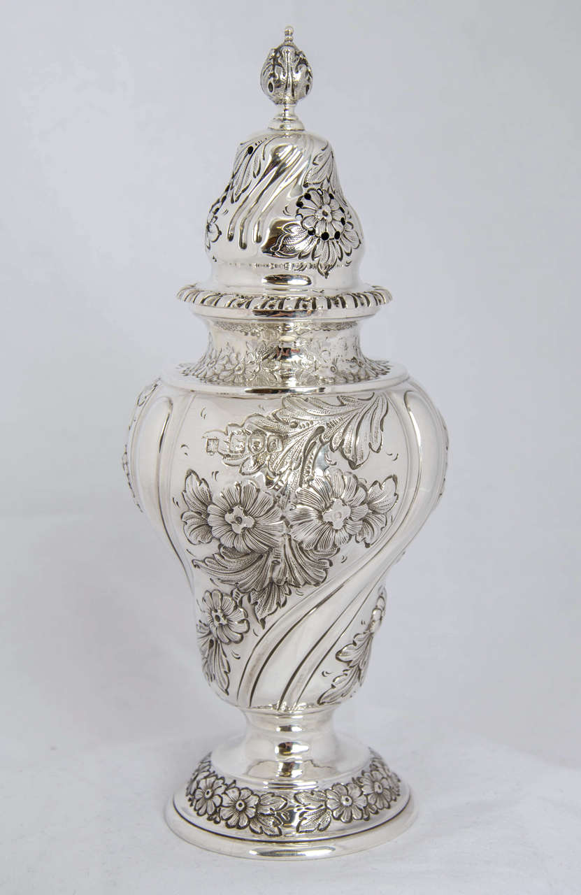Sterling Silver Sugar Shaker In Good Condition In London, GB