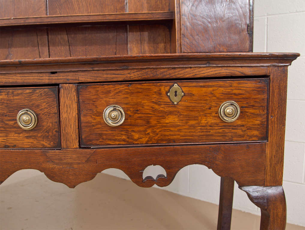Antique  Welsh  Dresser In  Oak  Wood For Sale 1