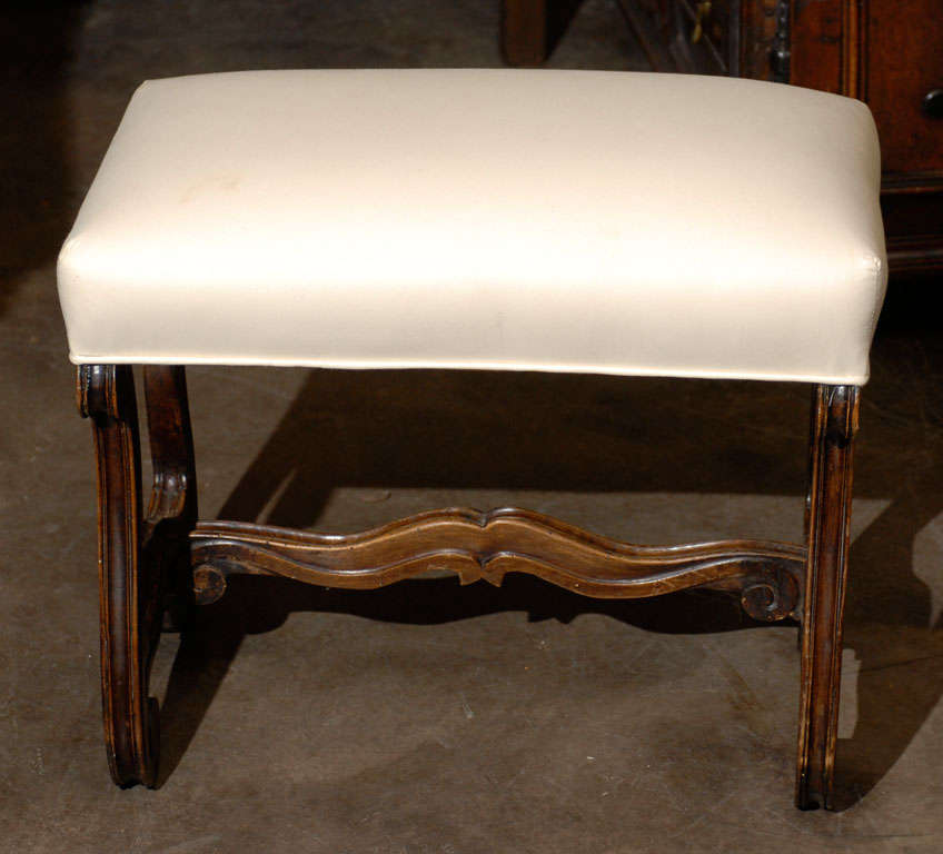 French Curved Leg Bench