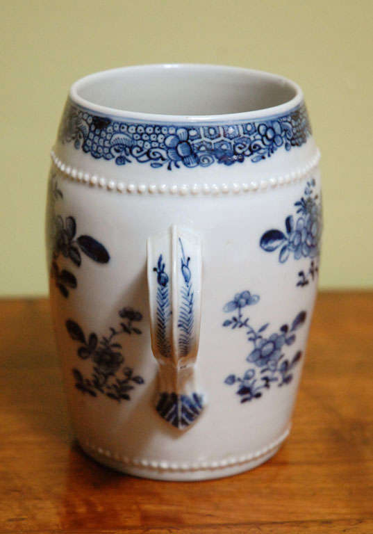 19th Century A Chinese Export Blue and White Porcelain Mug For Sale