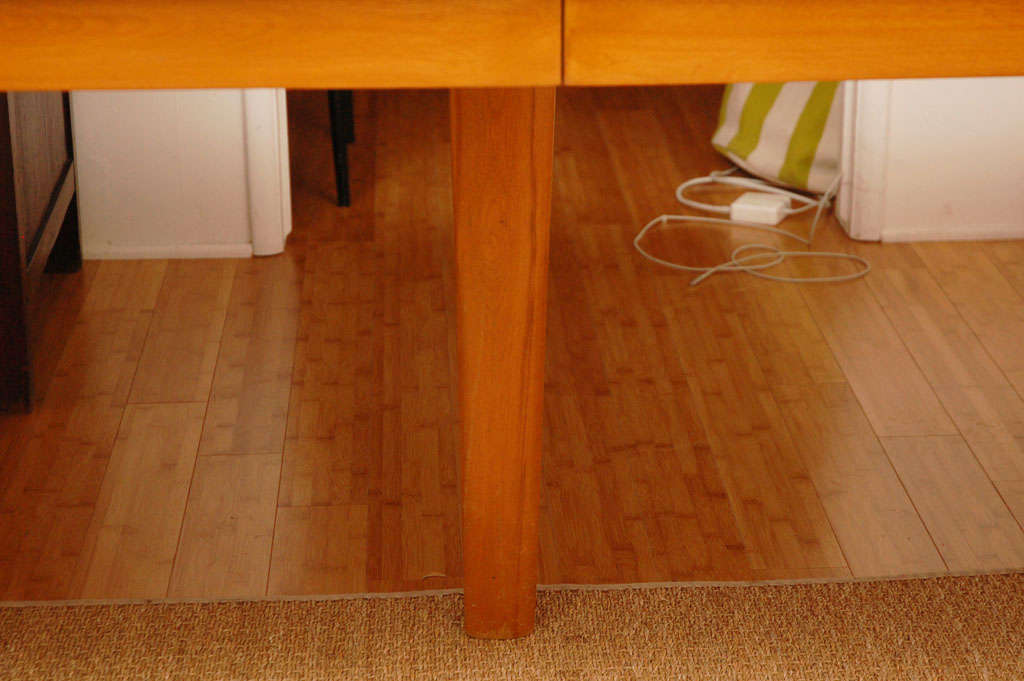 Heywood Wakefield Dining Table (with two leaves) In Excellent Condition In Santa Monica, CA