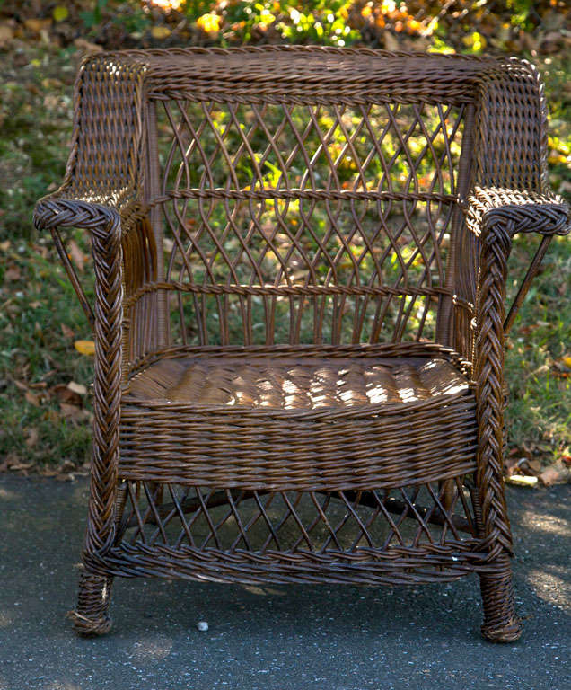 Antique Bar Harbor Shelf Back Wicker Chair in original natural finish.

Chair measures 30