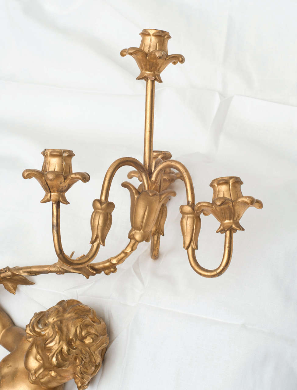 Wood Pair of Italian Gilded Putti wall sconces For Sale
