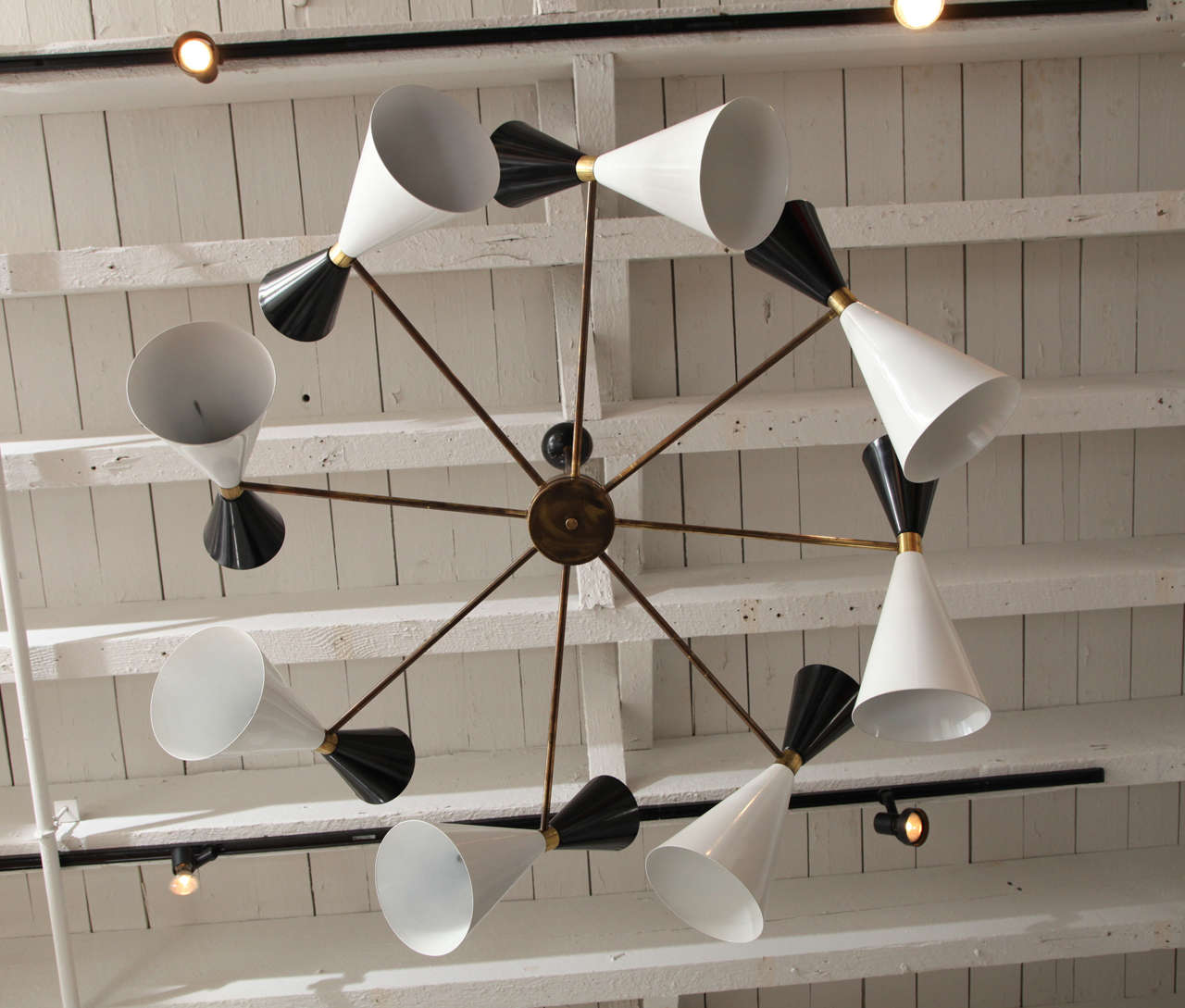 Mid-Century Italian Chandelier 3