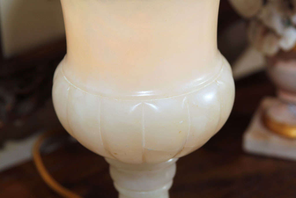 Alabaster Urn Lamp In Good Condition For Sale In Seattle, WA