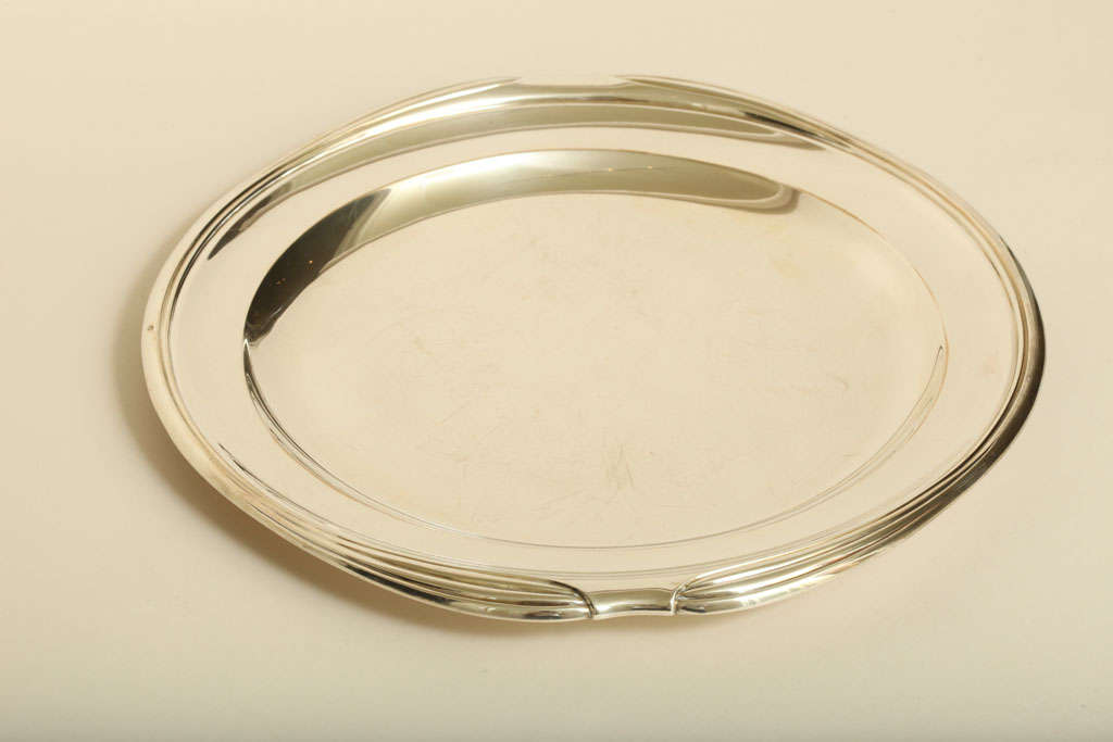 Round sterling silver tray with ridged border elegantly terminating on both sides by Jacques & Pierre Cardeilhac for Maison Cardeilhac, Paris.

Hallmarked: 950 silver/ Cardeilhac Paris/ Jacques & Pierre Cardeilhac poincon

Variety of other Art