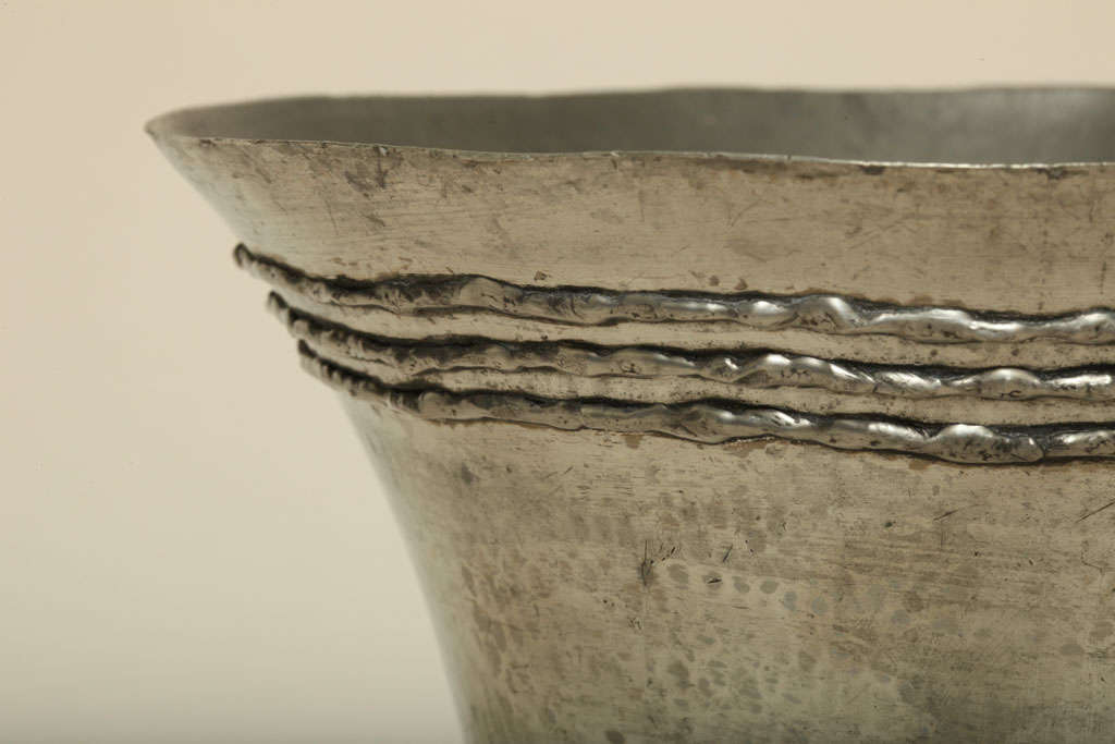 René Delavan French Art Deco Hammered Pewter Vase In Good Condition For Sale In New York, NY
