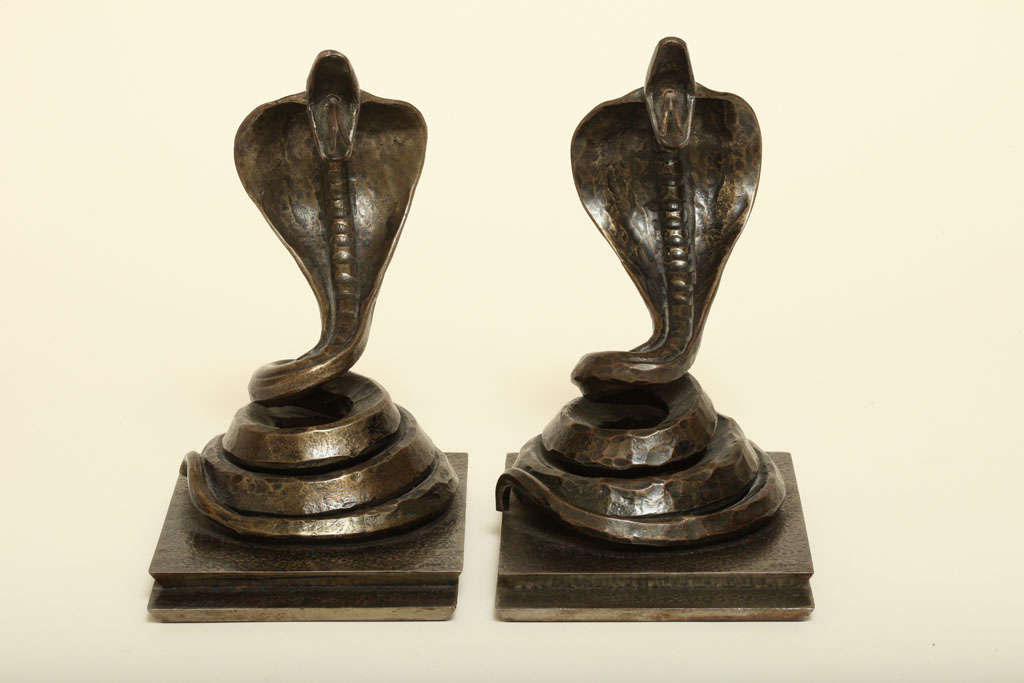 Edgar Brandt French Art Deco Pair of Wrought Iron Cobra Bookends In Good Condition For Sale In New York, NY