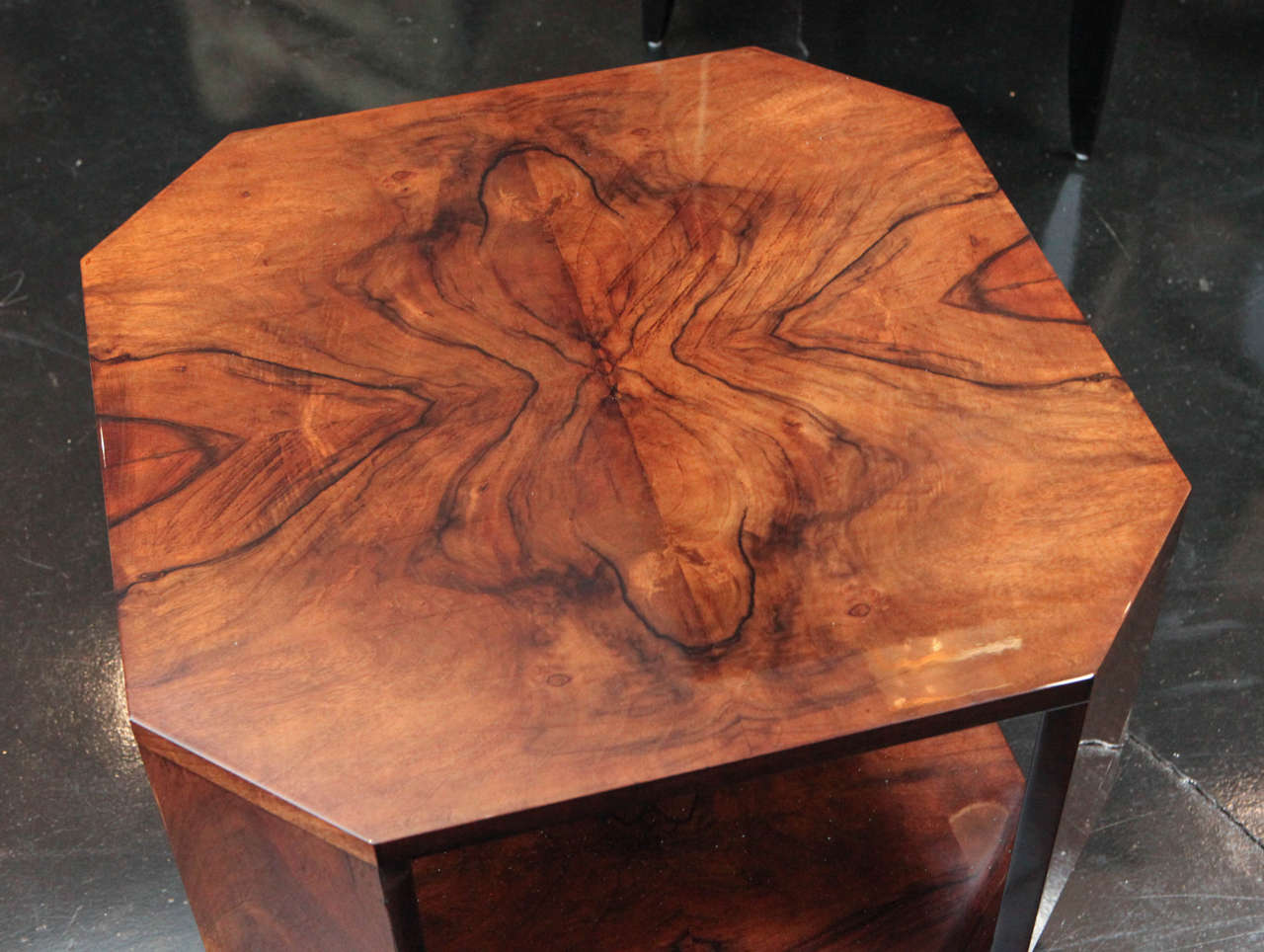 Octagonal Side Table in Walnut Burl 1