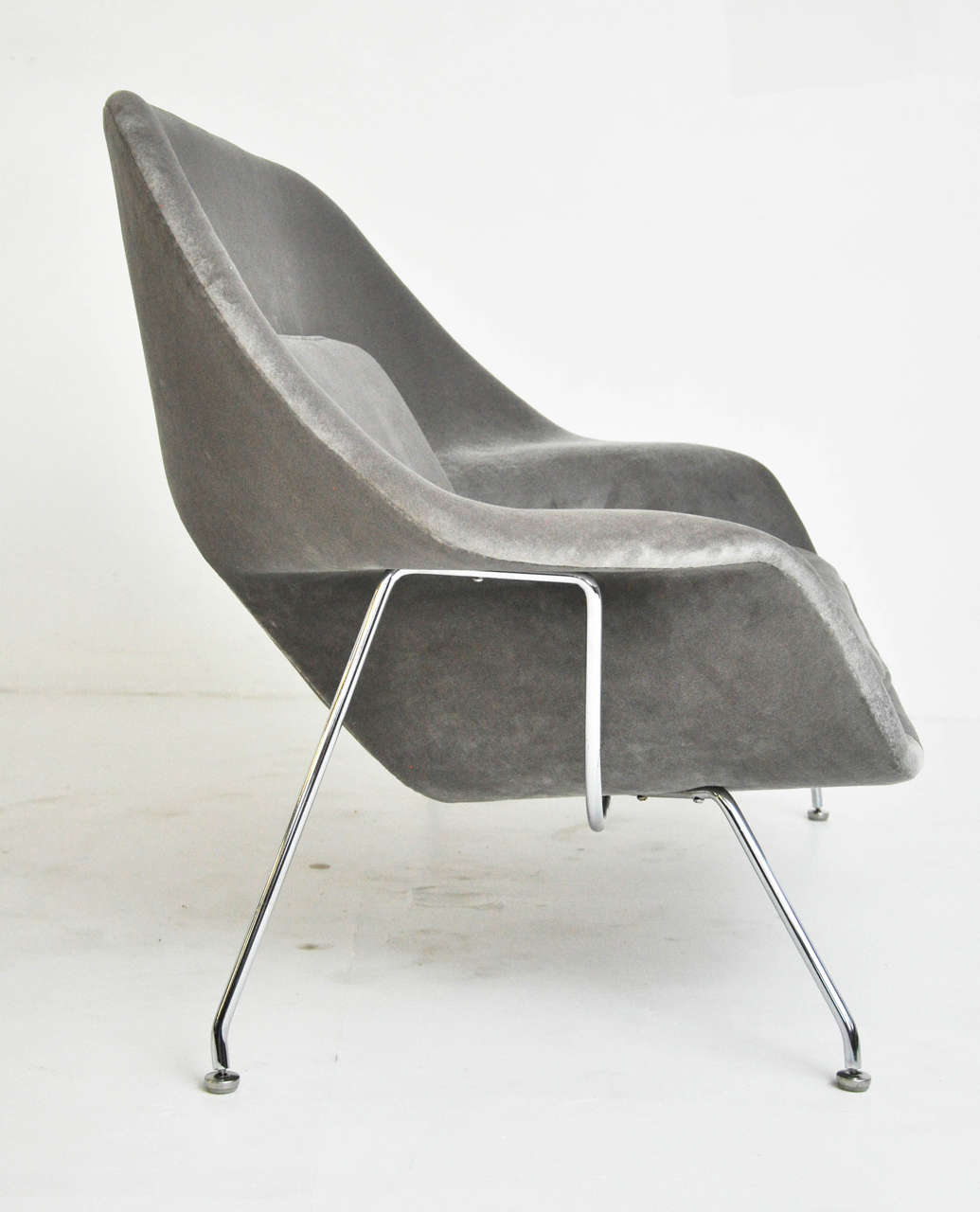 Mid-20th Century Eero Saarinen Womb Settee for Knoll