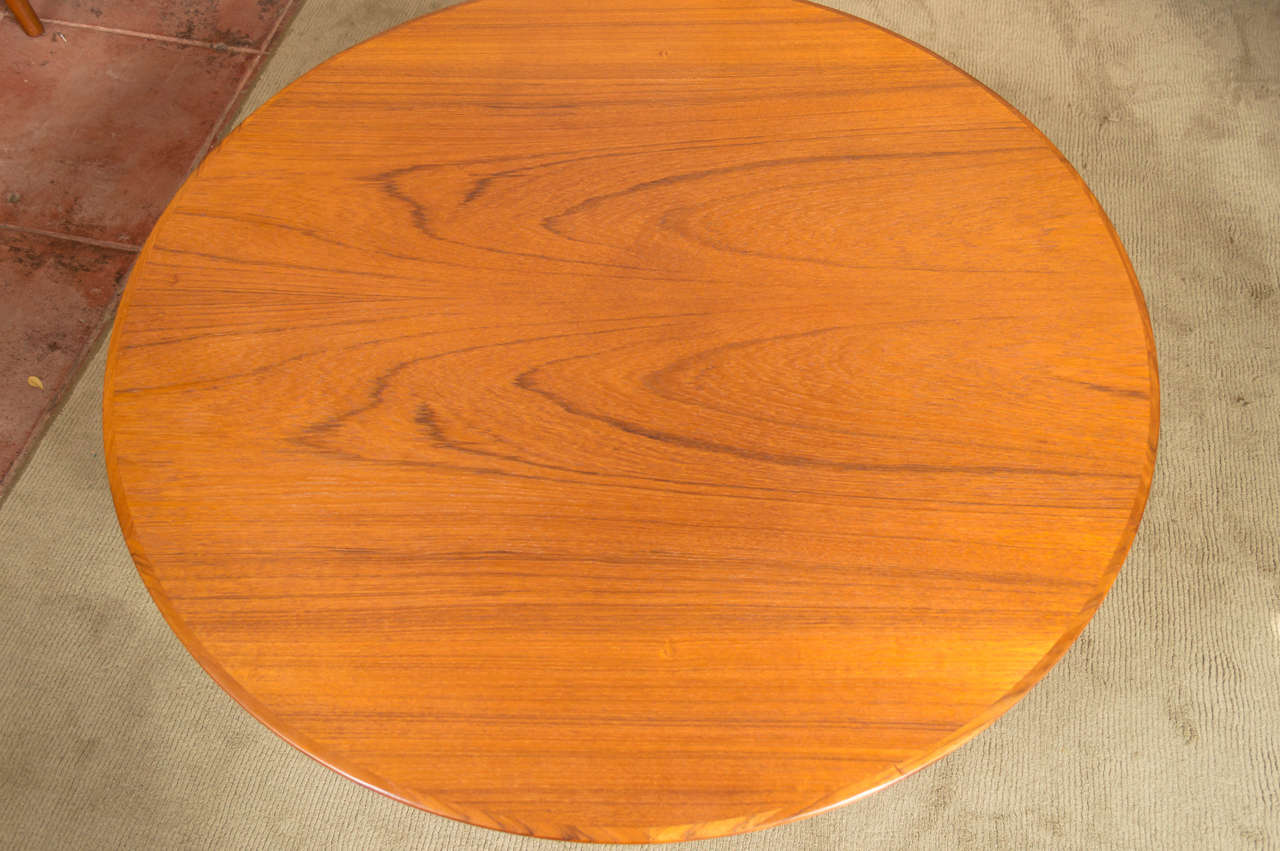 H.W. Klein for Bramin Round Teak Coffee Table In Good Condition In San Francisco, CA