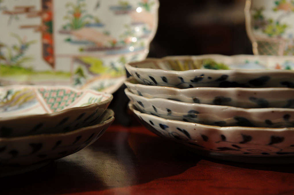 Set Of Eight Japanese Imari Polychrome Porcelain Serving Plates For Sale 3