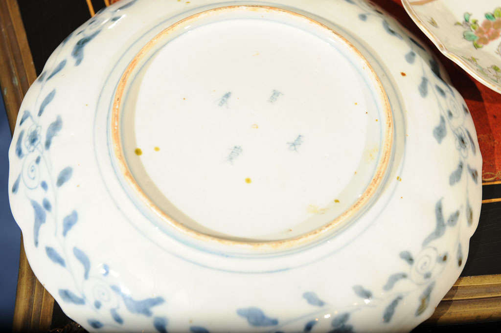 Set Of Eight Japanese Imari Polychrome Porcelain Serving Plates For Sale 5