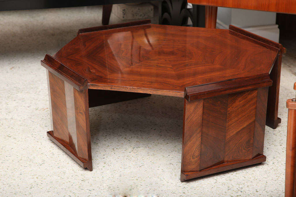 Table basse en bois de rose fin de la fin de l'Art déco, France