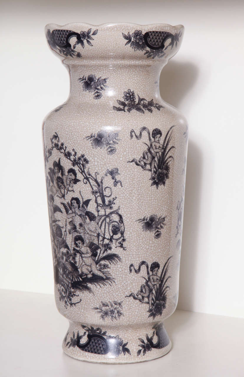 Antique Victorian Cherubs Vase C. 1868 In Excellent Condition In New York, NY