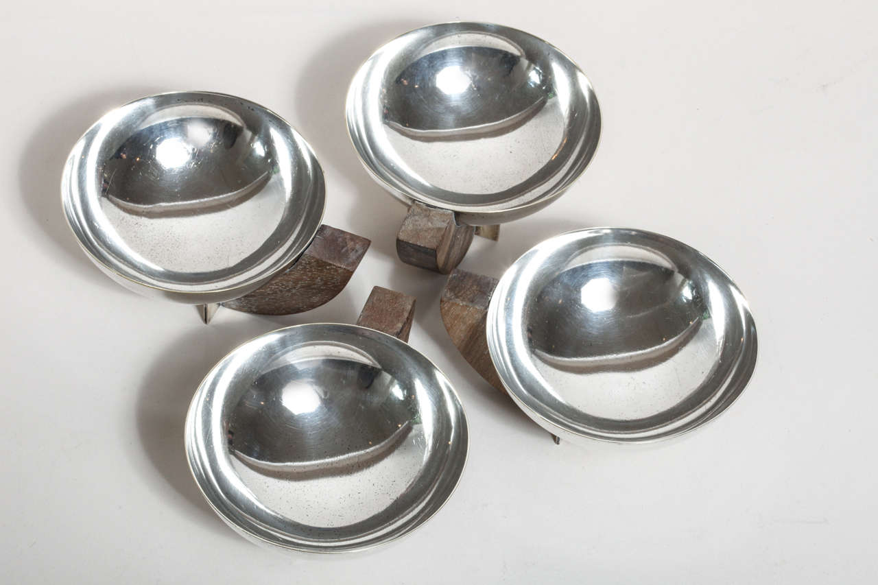 Maison Desny French Art Deco Set of Four Silvered Metal Cups with Wood Handles For Sale 6