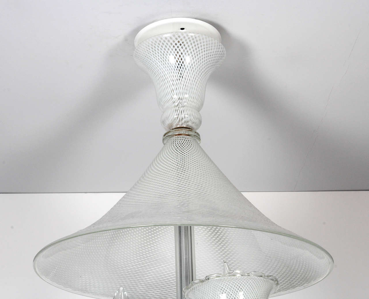 Lattice Venetian Glass Chandelier by Venini In Excellent Condition For Sale In New York, NY