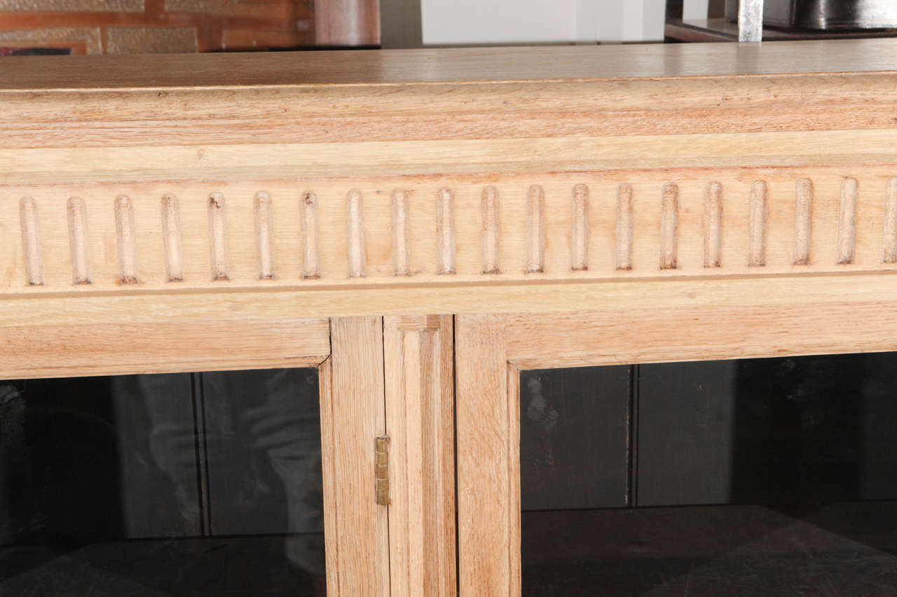 Wood Late 19th Century English Oak Bookcase with Glass Doors