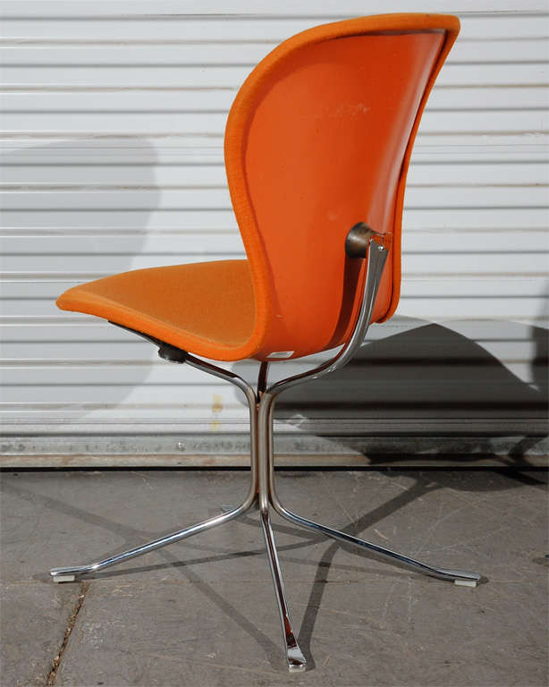 Gideon Kramer Ion chairs, pair American Desk Corporation USA, 1974 upholstery, fiberglass, chrome-plated steel