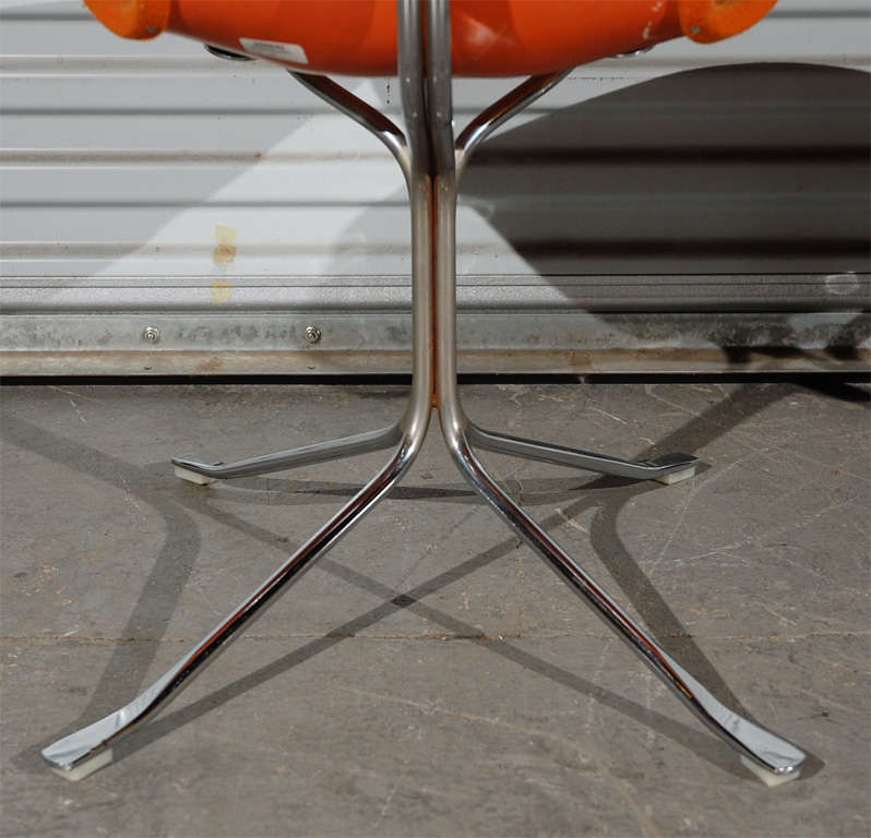 Late 20th Century Pair of Ion Chairs For Sale