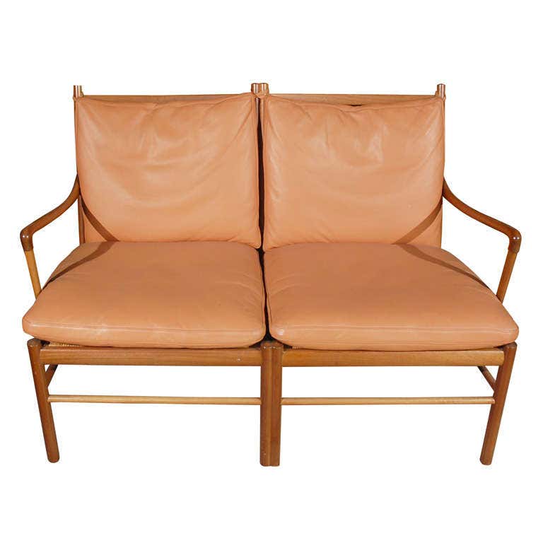 Walnut Framed Two-Seater Settee For Sale at 1stDibs