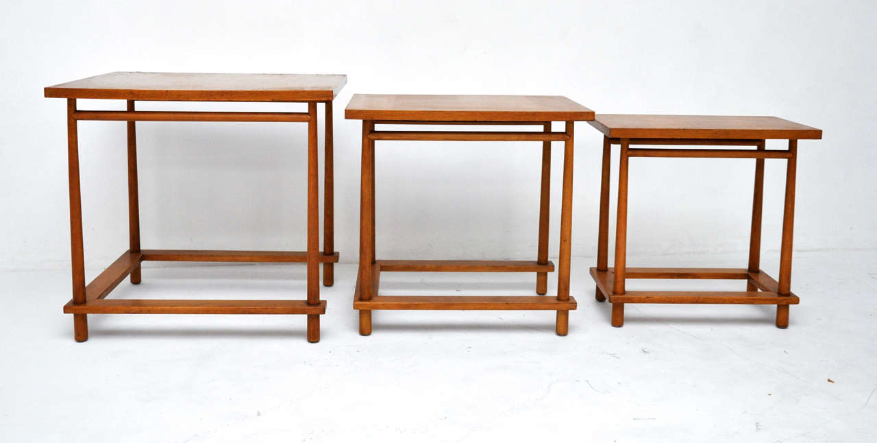 T.H. Robsjohn Gibbings Nesting Tables In Excellent Condition In Chicago, IL
