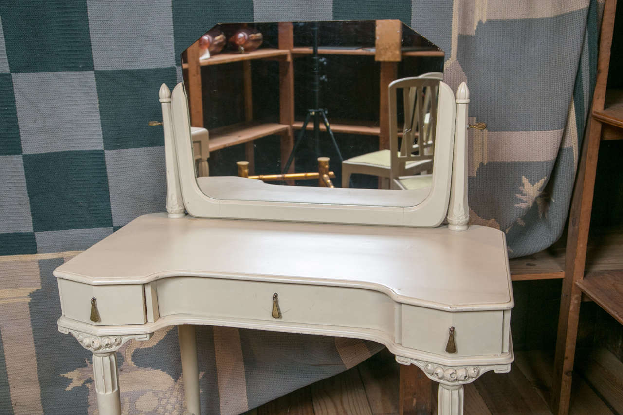 French Art Deco Dressing Table and Chair 5