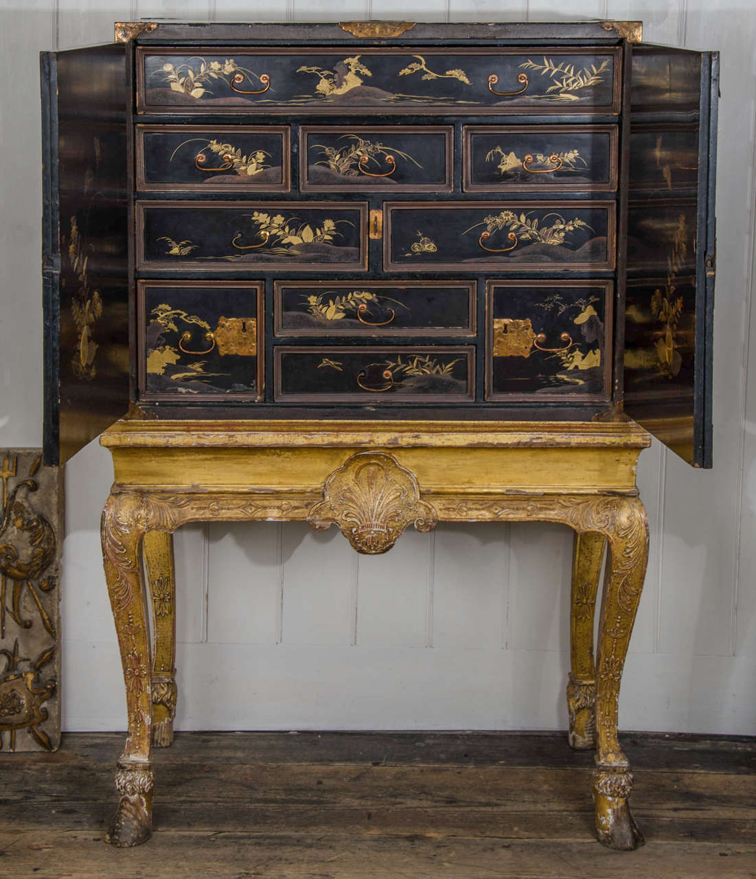 Late 17th Century Chinese Black Laquer Cabinet 3