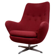 Mid Century "Egg" Form Swivel Lounge Chair