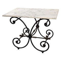 Pastry table with iron base and marble top