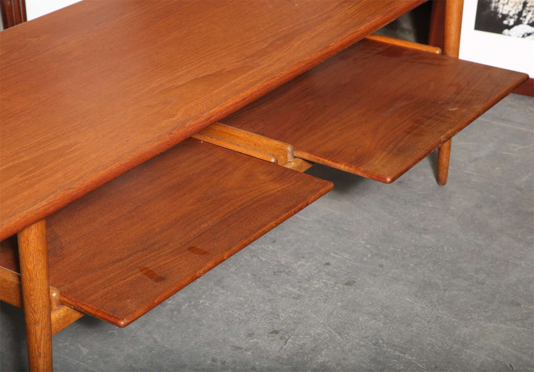 1950's Teak and Oak Coffee Table with Pull Out Trays In Excellent Condition In New York, NY