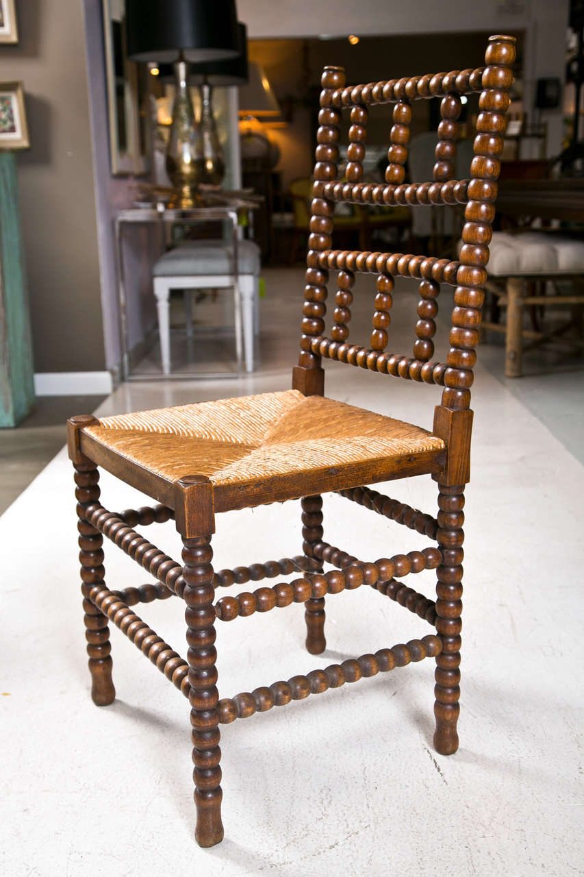 Set of Eight 19th Century English Bobbin Chairs with Rush Seat In Excellent Condition In Stamford, CT