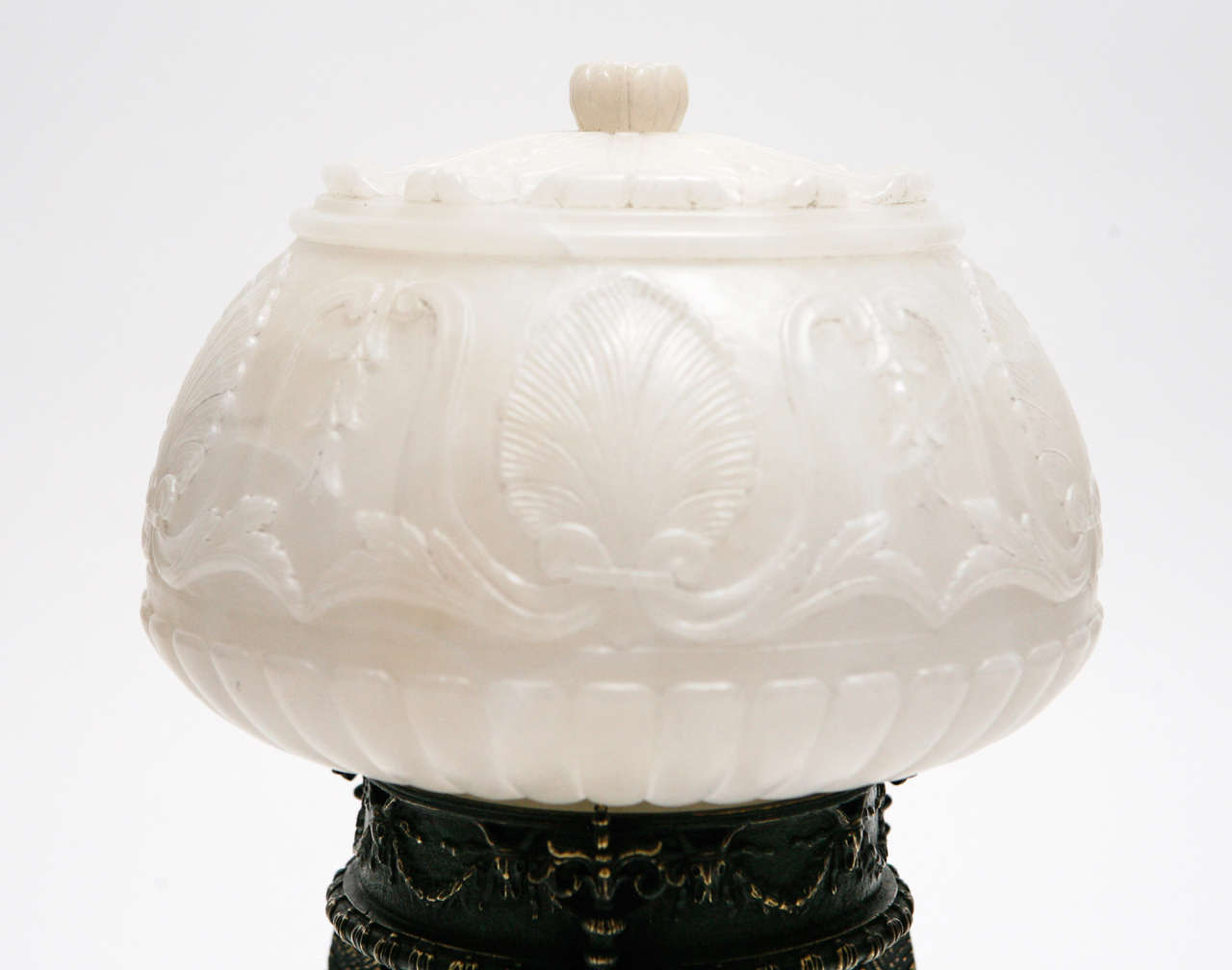 Cast Bronze & Alabaster Accent Lamp In Excellent Condition For Sale In Palm Desert, CA