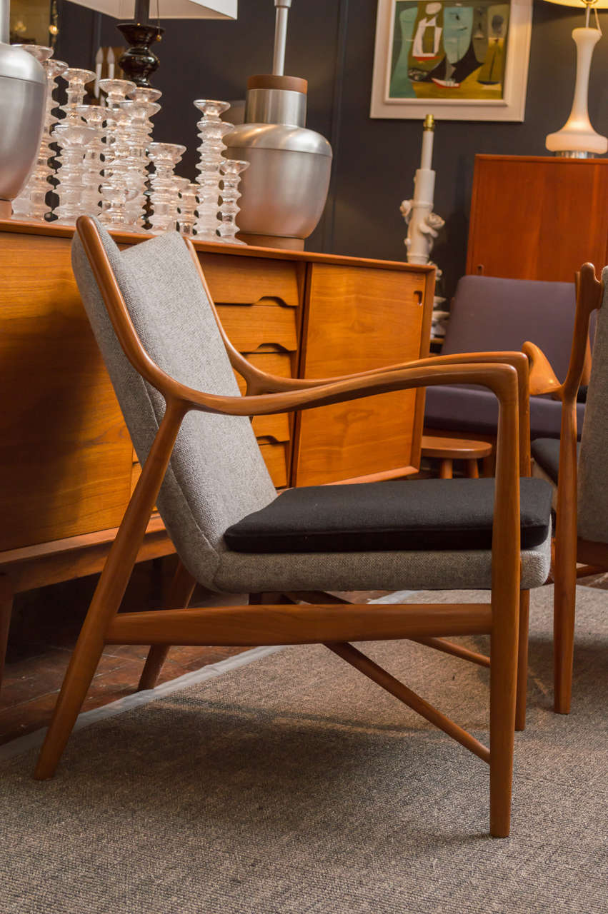 Mid-20th Century Pair of Finn Juhl NV45 Chairs by Niels Vodder