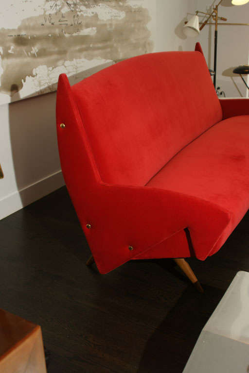 Over Scaled Mid-Century Italian Sofa In Good Condition For Sale In Sag Harbor, NY