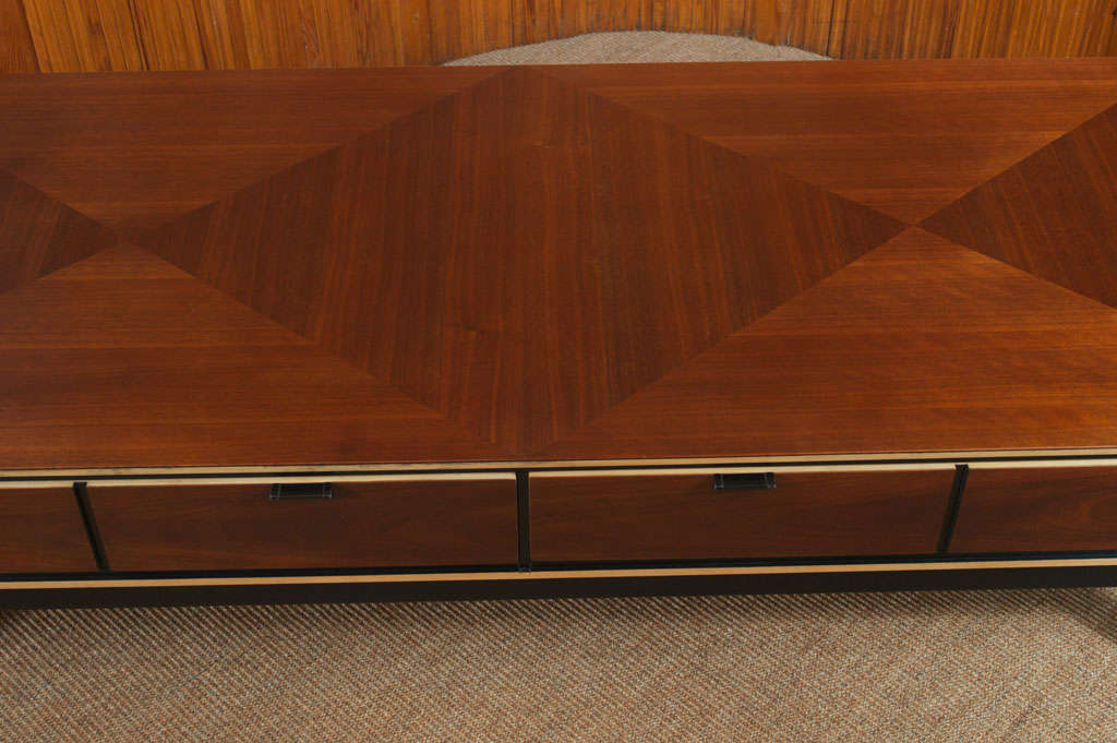 The Perfect Coffee Table In Good Condition In San Francisco, CA