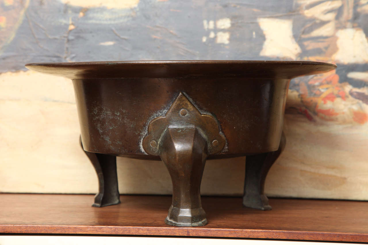antique Korean bronze brazier hibachi In Excellent Condition For Sale In Brooklyn, NY