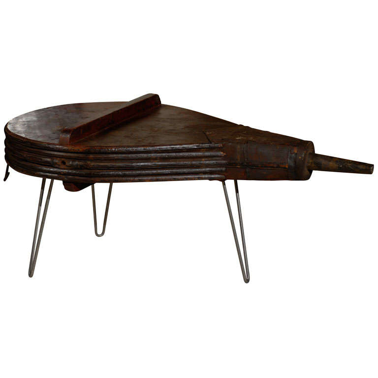 Contemporary Bellows-Shaped Side Table Raised on Three Metal Looping Legs For Sale