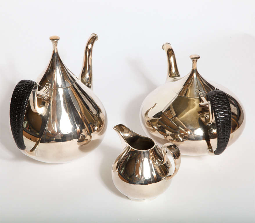 Dimension Tea and Coffee Service Set for Reed & Barton In Excellent Condition For Sale In New York, NY