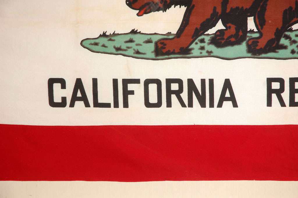 Large Vintage California State Flag In Excellent Condition In Beverly Hills, CA