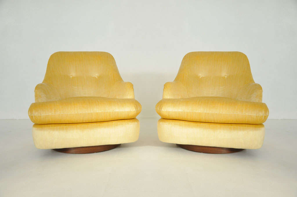 Pair swivel chairs by Milo Baughman for Directional.  Fully restored bases with new upholstery.

**4 CHAIRS AVAILABLE.  Priced per pair.