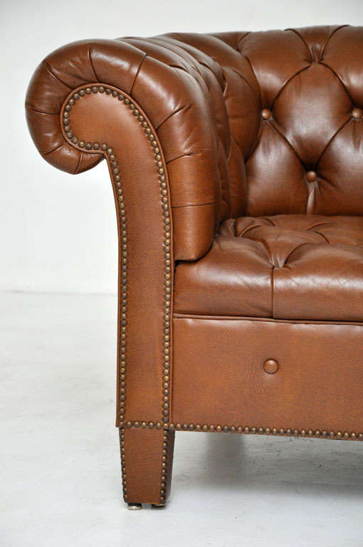 chesterfield sofa brown leather