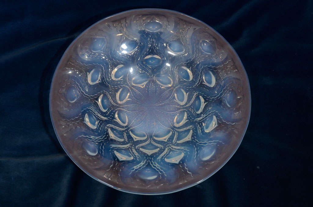 R. Lalique Opalescent Bowl, "Bulbes No. 2"